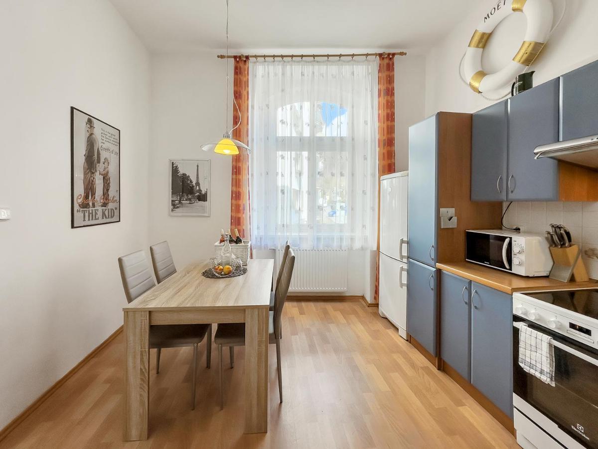 Laura'S Apartment Karlsbad Exteriör bild